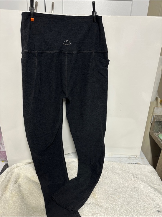 Beyond Yoga Pants - Beyond Yoga Black High-Waist Leggings with Side Pockets